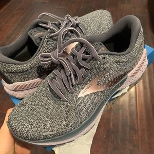 NEW Brooks Adrenaline GTS 21